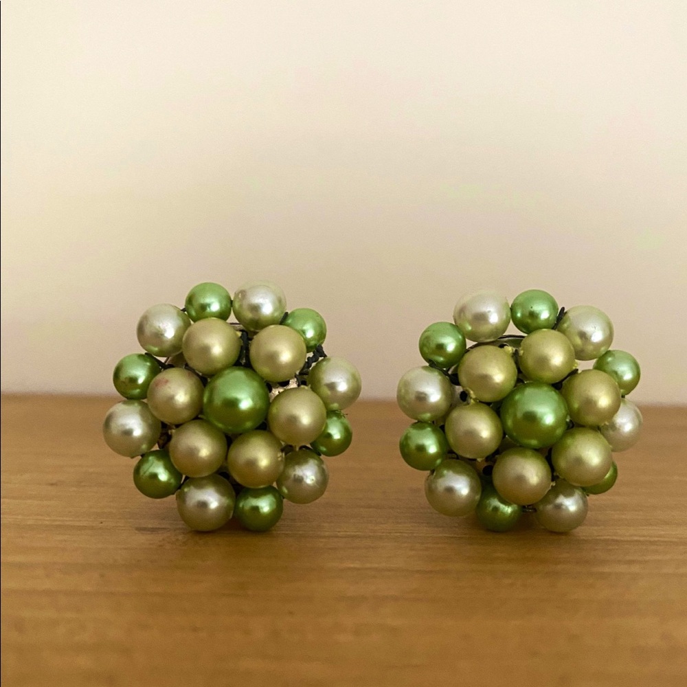 Vintage Clip on Green and Cream Faux Pearl Earring